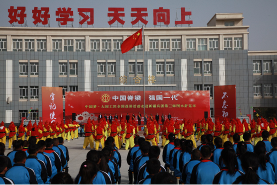 澳门雷锋心水网论坛,澳门雷锋心水网论坛，弘扬雷锋精神，共筑美好社会